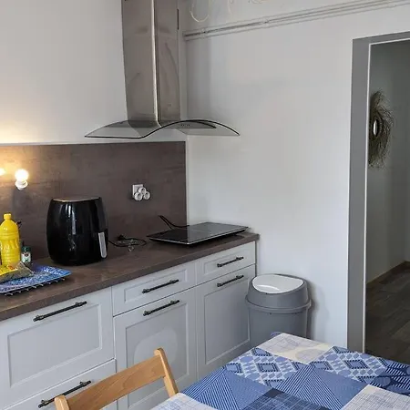 Calme Rez-de-chaussee 2 70 M2 Apartment *